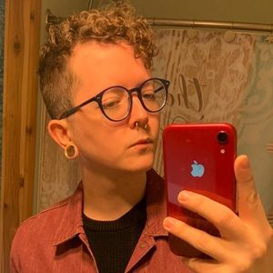 Meet your Posher, Devin